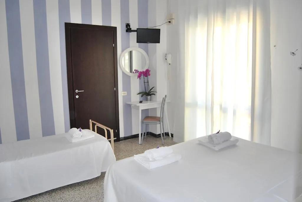 Hotel Abay Rimini 3*,
